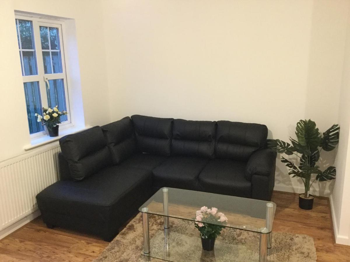 맨체스터 Quiet Residential Area Within Easy Reach Of Town 아파트 외부 사진